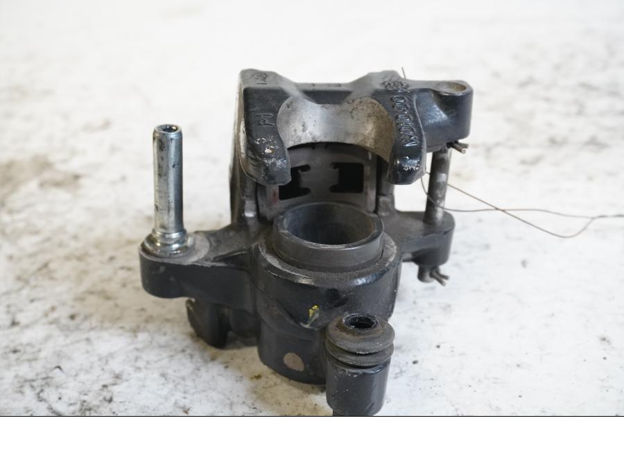 Höger sida på Bromsok från en KTM 125 Duke -2015 motorcykel.