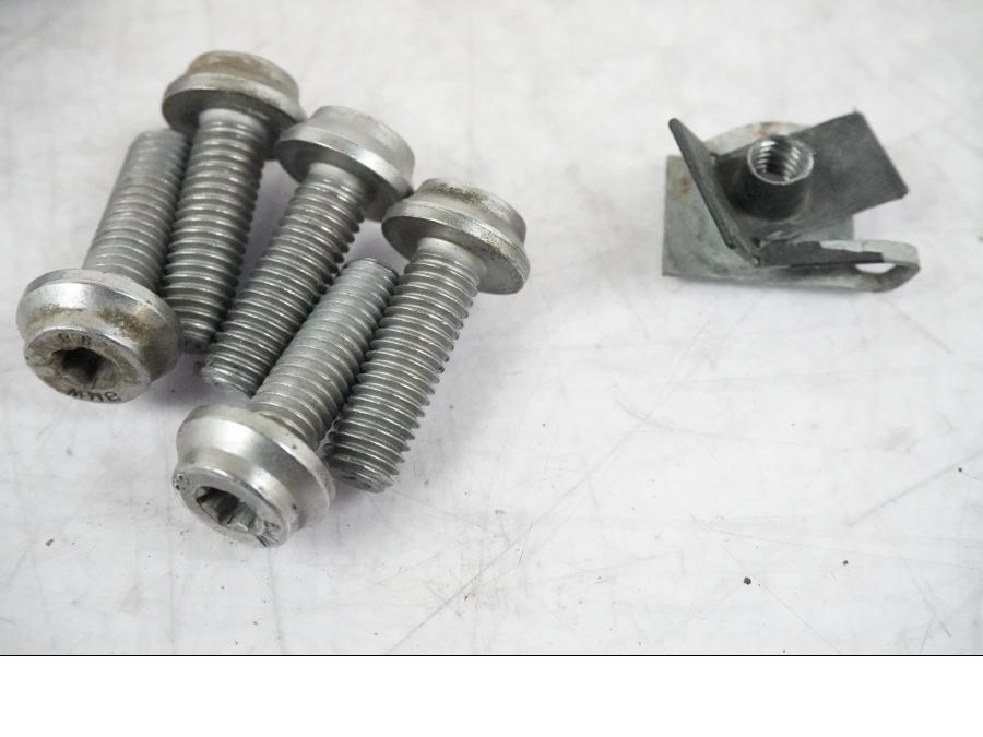 Baksidan på Hasplåt från en BMW R 1250 GSA -2021 motorcykel.