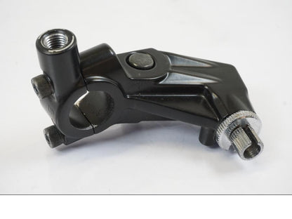 Framsidan på Kopplingsklo från en Triumph Trident -2021 motorcykel.