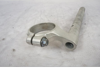 Vänster sida på Styre från en Suzuki GSX-R 1000 -2005 motorcykel.