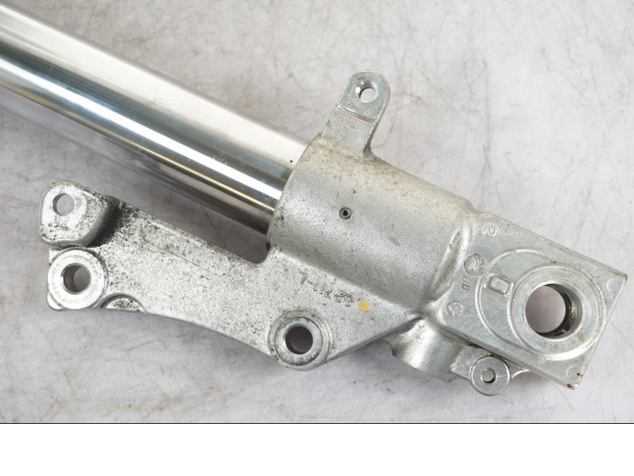 Extrabild4 på Gaffelben från en Suzuki GSX-R 750 -1992 motorcykel.