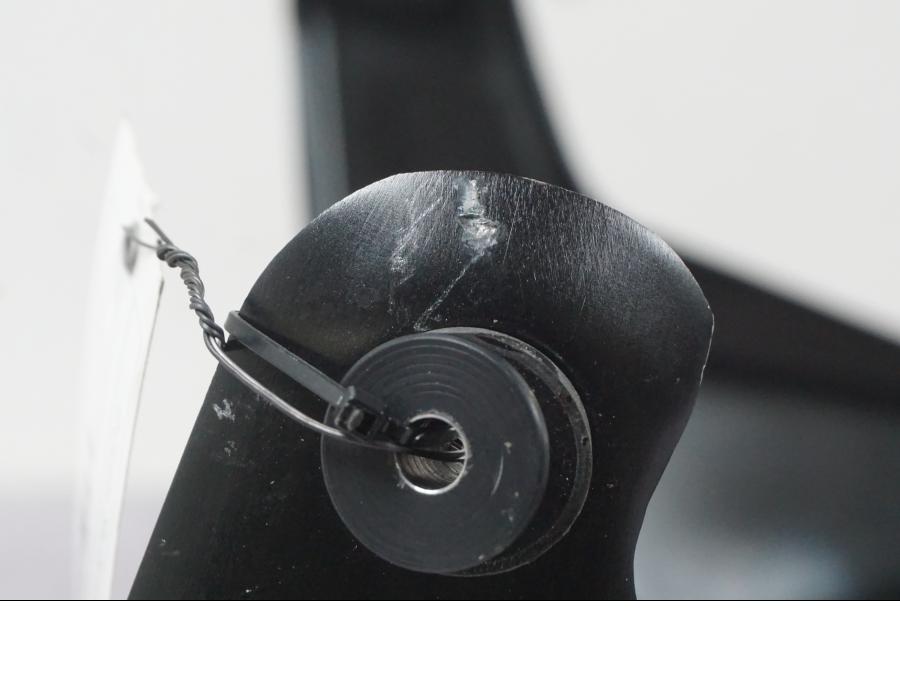 Extrabild1 på Hasplåt från en Ducati Multistrada V4 -2024 motorcykel.