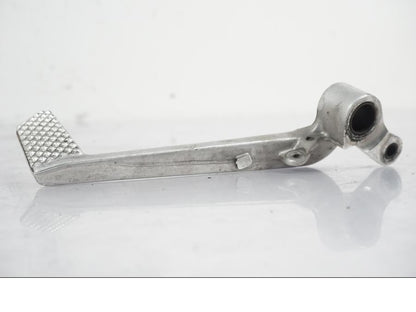 Vänster sida på Bromspedal från en Yamaha YZF 1000 R1 -2007 motorcykel.