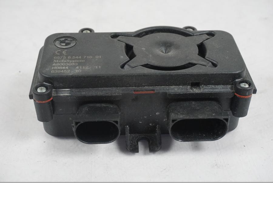 Extrabild2 på <p>Låssats från BMW R 1200 RT 2013.</p>

<p>Tändningslås (endast mekanismen), tanklock, sadellås, larmdosa, 1st nyckel och 1st dosa.</p> motorcykel.