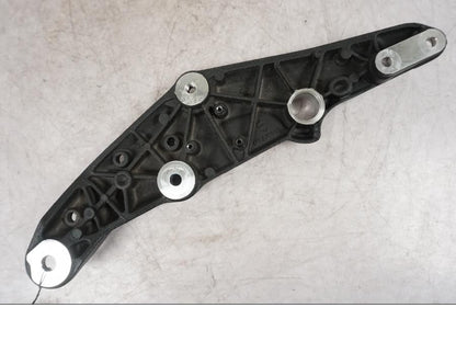 Vänster sida på Ramdel från en Ducati Multistrada V4 -2024 motorcykel.