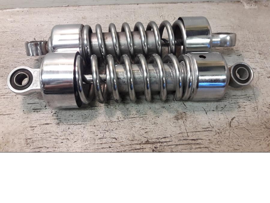 Framsidan på Stötdämpare från en Suzuki LS 650 -2002 motorcykel.