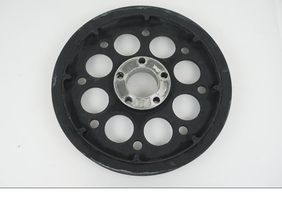 Baksidan på Remhjul från en H-D Dyna Low Rider FXDL -2004 motorcykel.