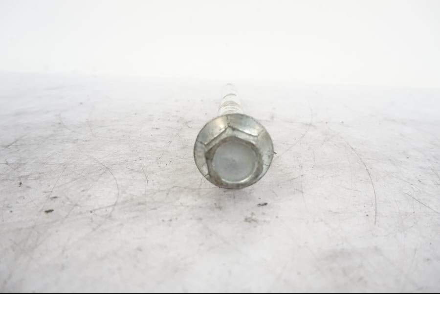 Höger sida på Axel från en Yamaha YZF-R 125 -2008 motorcykel.