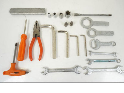 Baksidan på Verktyg från en KTM 990 SM -2009 motorcykel.