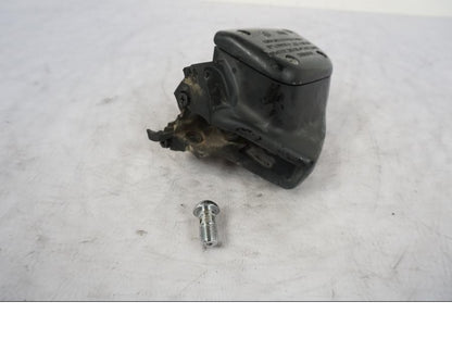 Framsidan på Bromshuvudcylinder från en BMW R 1150 GS -2002 motorcykel.