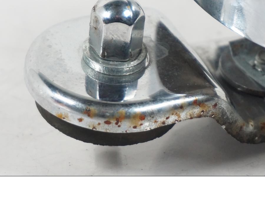 Baksidan på Signalhorn / Tuta från en H-D Softail Standard FXST -2001 motorcykel.