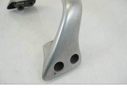 Extrabild1 på Passagerarhandtag från en Honda CB 750 -2002 motorcykel.