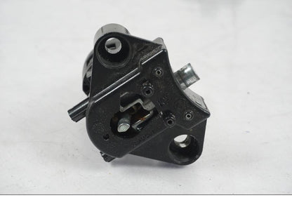 Extrabild4 på <p>Låssats från BMW R 1200 RT 2013.</p>

<p>Tändningslås (endast mekanismen), tanklock, sadellås, larmdosa, 1st nyckel och 1st dosa.</p> motorcykel.