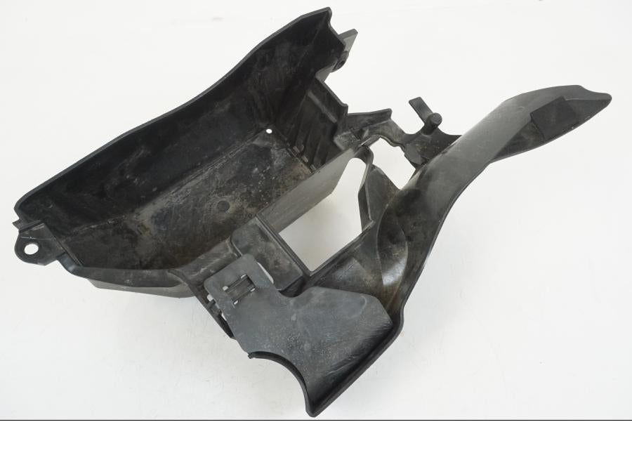 Höger sida på Batterihållare från en Kawasaki ER-6F -2016 motorcykel.