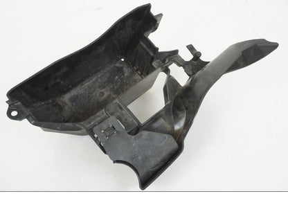 Höger sida på Batterihållare från en Kawasaki ER-6F -2016 motorcykel.