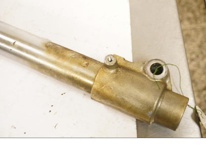 Baksidan på Gaffelben från en Kawasaki KDX 125 -1991 motorcykel.