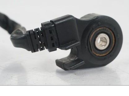 Snett nerifrån på Sidostödsbrytare från en MV Agusta Dragster -2014 motorcykel.