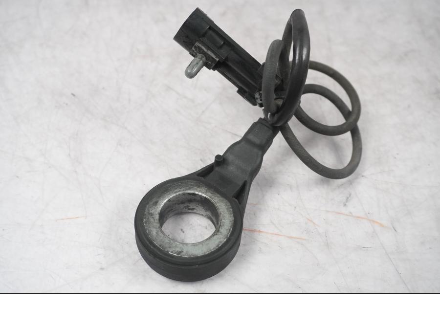 Vänster sida på ABS givare från en H-D Touring Street Glide FLHX -2009 motorcykel.