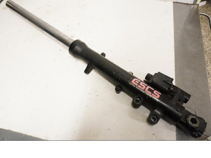 Framsidan på Gaffelben från en Kawasaki GPX 750 R -1987 motorcykel.