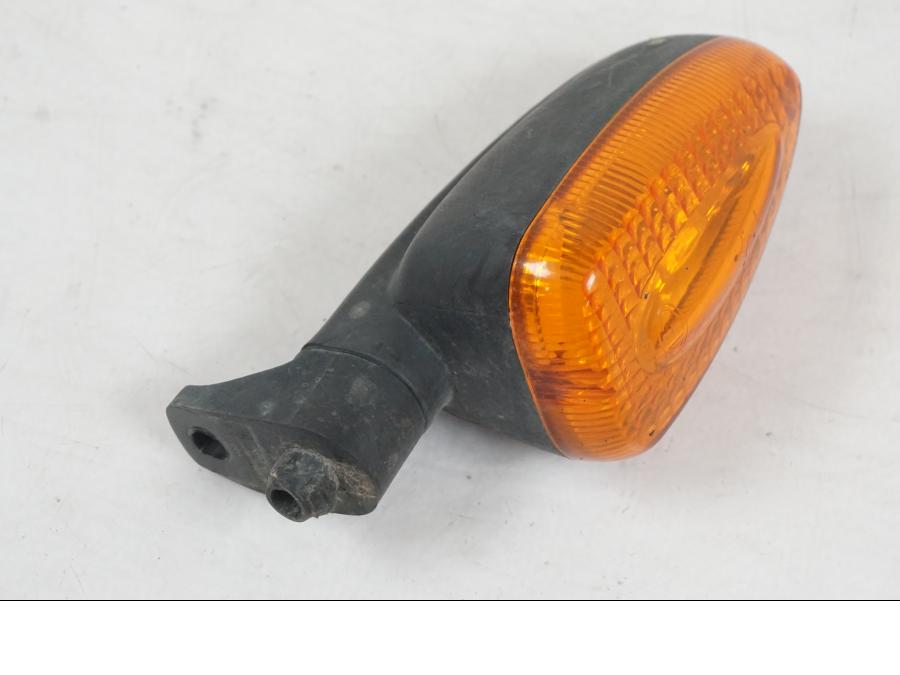 Snett nerifrån på Blinkers från en BMW F 800 GS -2008 motorcykel.