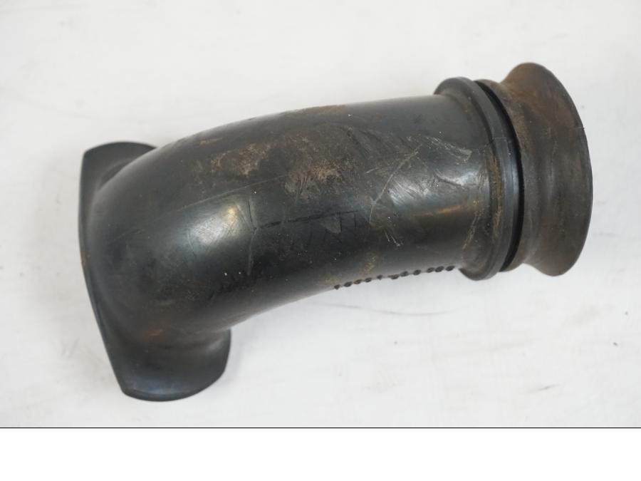 Höger sida på Luftburksnorkel från en Suzuki VZR 1800 -2009 motorcykel.