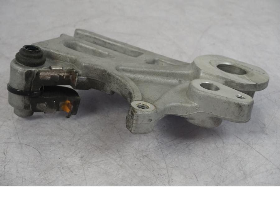 Vänster sida på Bromsoksfäste från en Yamaha MT-09 SP -2018 motorcykel.