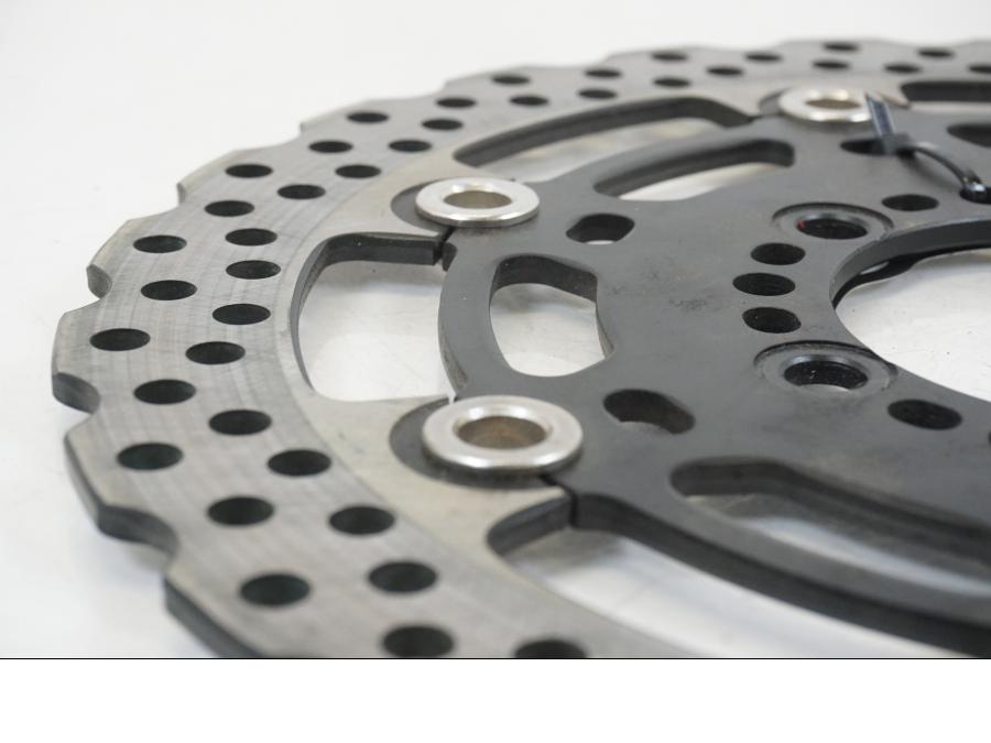 Extrabild1 på Bromsskiva från en Kawasaki ER-6F -2016 motorcykel.