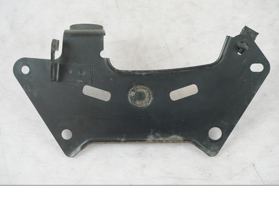 Framsidan på Bensintankfäste från en Triumph Tiger Explorer -2013 motorcykel.