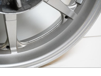 Extrabild4 på Fälg från en Yamaha XVS 1300 -2008 motorcykel.