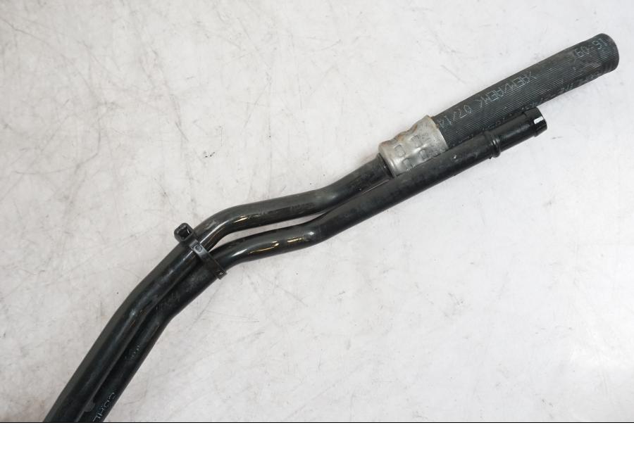 Extrabild4 på Oljekylrör från en BMW K 1600 GTL -2015 motorcykel.