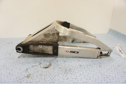 Baksidan på Sving från en Yamaha YZF 1000 R1 -2001 motorcykel.