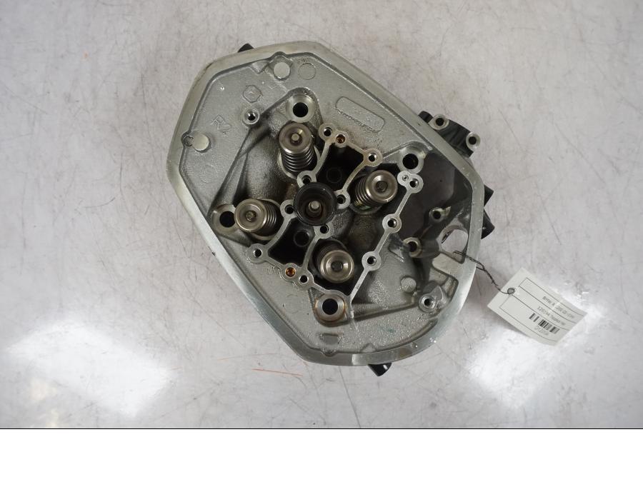 Baksidan på Topplock från en BMW R 1200 GS -2010 motorcykel.