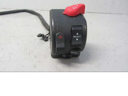 Baksidan på Styrelreglage från en Yamaha XVS 1300 -2007 motorcykel.