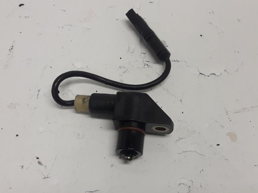 Framsidan på Vevaxelsensor från en BMW F 650 GS -2009 motorcykel.