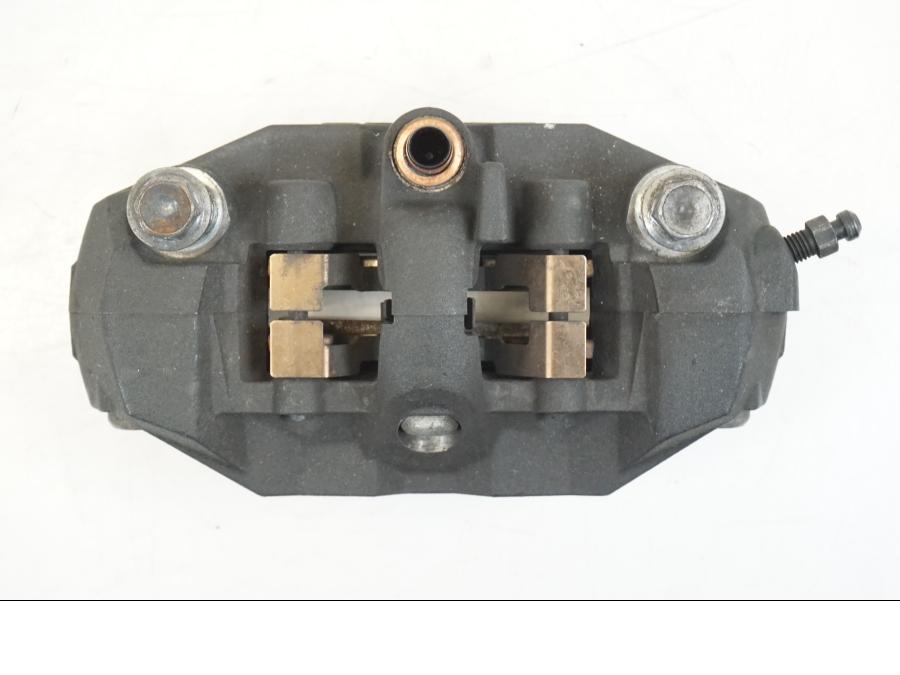 Snett nerifrån på Bromsok från en Suzuki GSX-R 750 -2008 motorcykel.