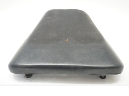 Höger sida på Sadel från en Honda CBR 900 RR -1998 motorcykel.