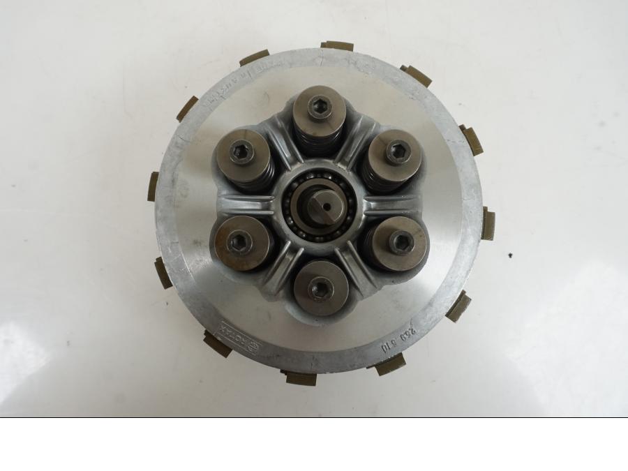 Baksidan på Lameller från en BMW F 800 GS -2009 motorcykel.