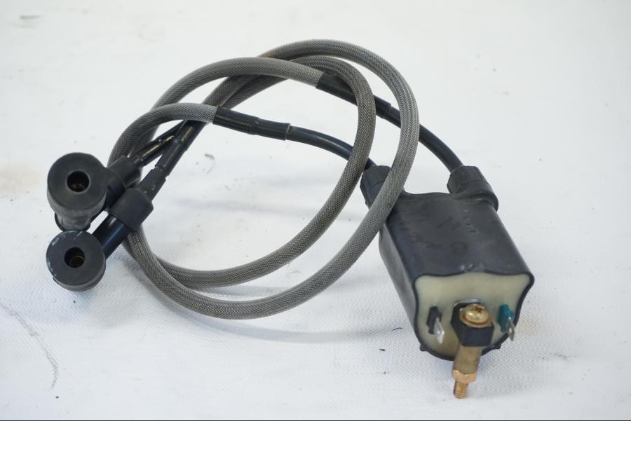 Vänster sida på Tändspole från en Kawasaki VN 1500 Mean Streak -2002 motorcykel.