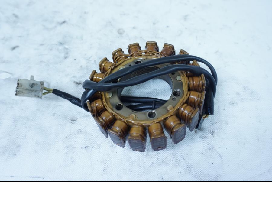 Framsidan på Generator från en Honda XL 600 V -1994 motorcykel.