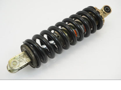 Baksidan på Stötdämpare från en Suzuki VL 1500 -2002 motorcykel.