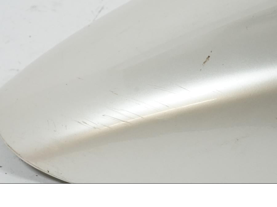 Baksidan på Framskärm från en BMW R 1150 RS -2001 motorcykel.