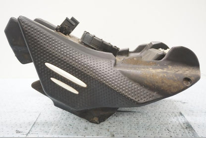 Framsidan på Bensintank från en BMW F 650 GS -2001 motorcykel.