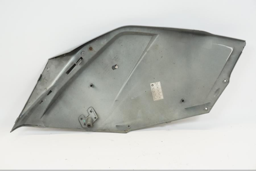 Snett nerifrån på Sidkåpa från en BMW K 1200 S -2006 motorcykel.