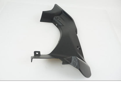 Vänster sida på Toppkåpsinsida från en Yamaha YZF-R 125 -2021 motorcykel.