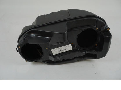 Höger sida på Luftburk från en Ducati Multistrada 1200 -2013 motorcykel.