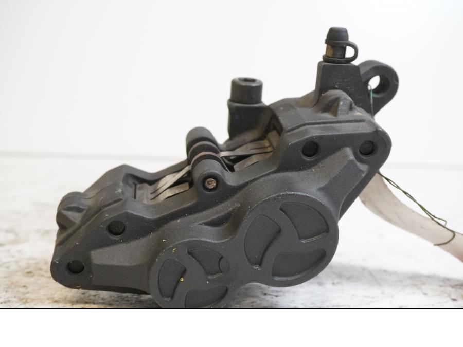 Baksidan på Bromsok från en Triumph Sprint ST -2007 motorcykel.