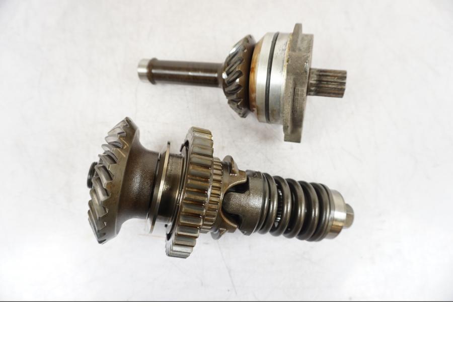 Framsidan på Drivaxel från en Yamaha FJR 1300 -2005 motorcykel.