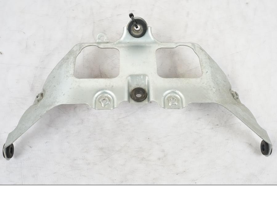 Framsidan på Bensintankfäste från en Suzuki GSX-R 750 -2007 motorcykel.