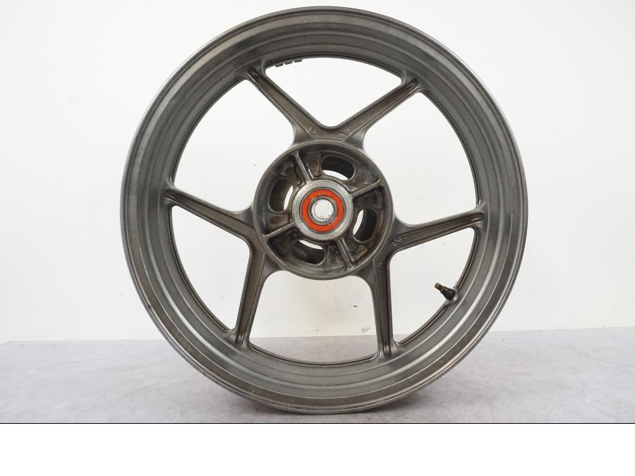 Extrabild2 på Fälg från en Kawasaki ZX-6R -2006 motorcykel.