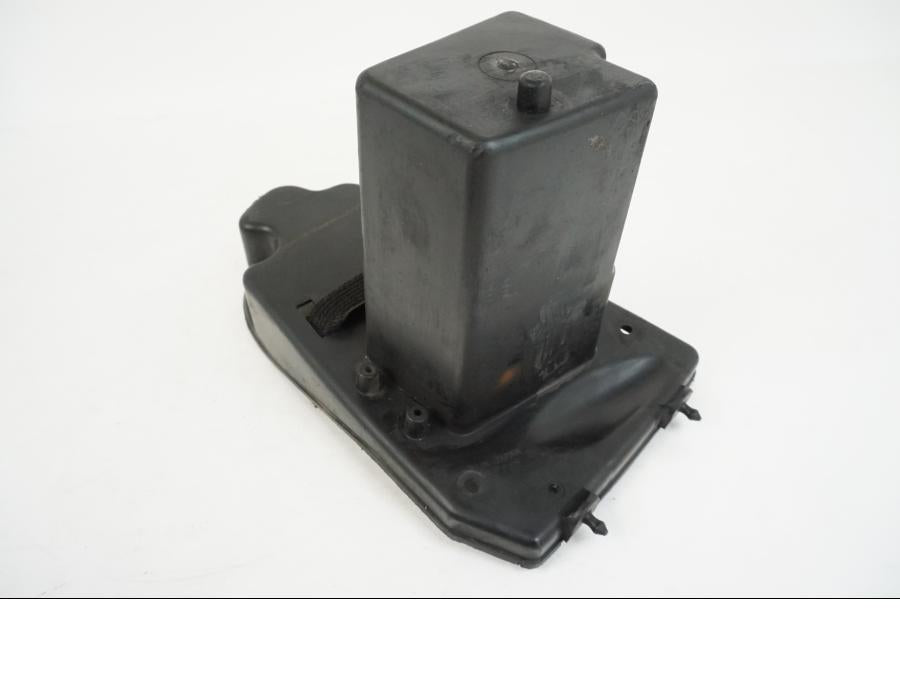 Snett nerifrån på Verktygslåda från en Kawasaki VN 1500 -1996 motorcykel.